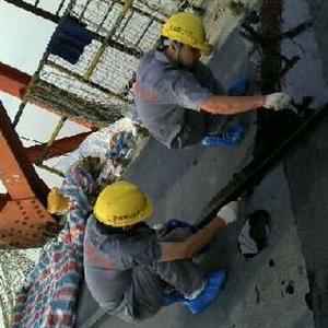 aoa体育在线登录入口_AOA（中国）员工在做复合润滑涂层